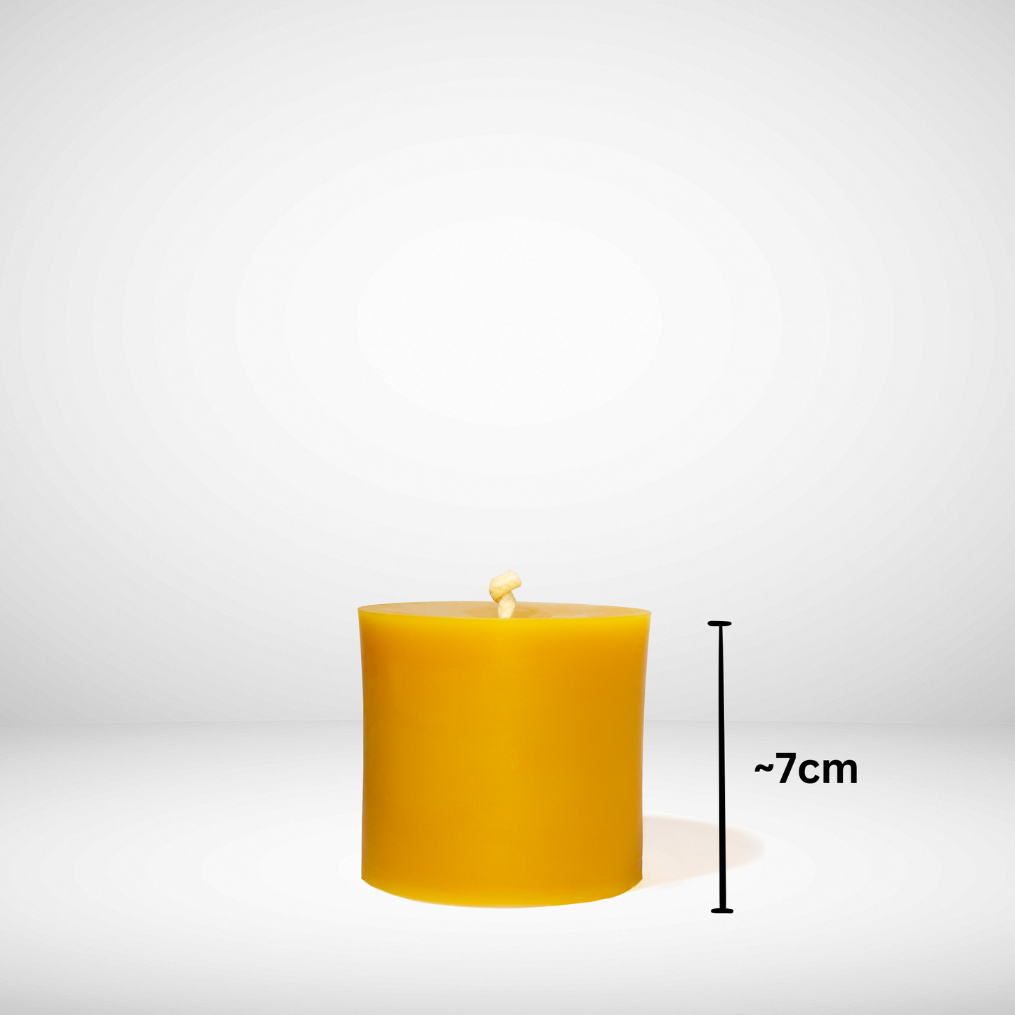 Beeswax candle pillar with dimensions
