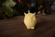 Load image into Gallery viewer, Beeswax Prairie Owl Candle
