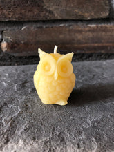 Load image into Gallery viewer, Beeswax Prairie Owl Candle
