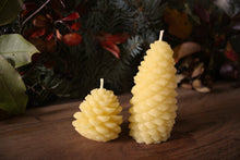 Load image into Gallery viewer, Beeswax Pinecone Candle
