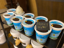 Load image into Gallery viewer, 1kg Raw Unpasteurized Honey Prairiesunbeeswax.com
